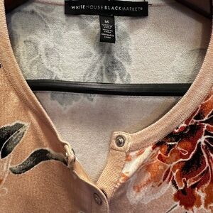 White House Black Market WHBM floral cardigan Med